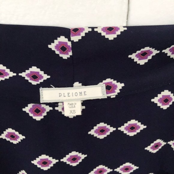 Patterned Wrap Front Blouse - Picture 5 of 5